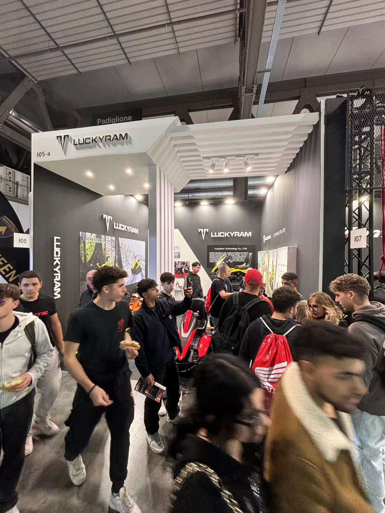 ETV -tank schijnt op EICMA 2024