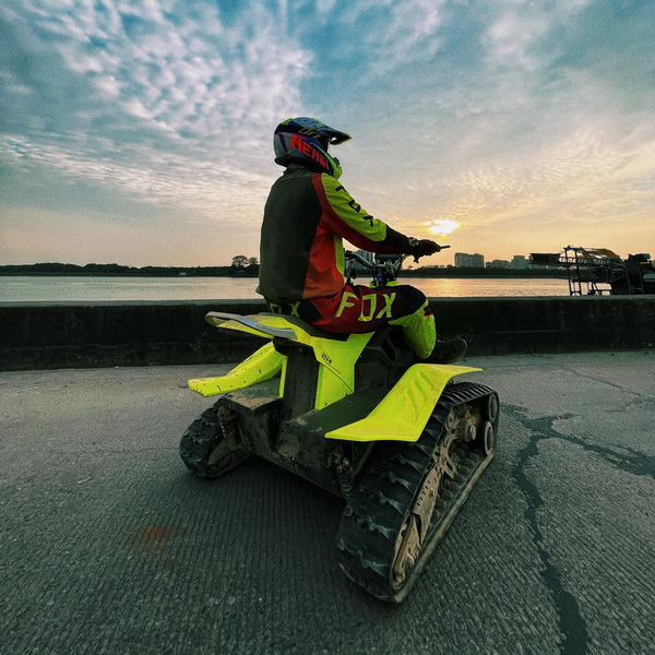 72V elektrische ATV met hoog koppel, dubbele rupsbanden en dubbele motoren voor extreme omstandigheden